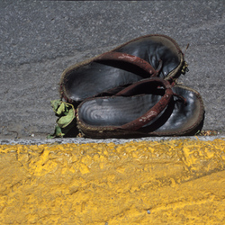 09-Montreal_-_Sandales_perdues