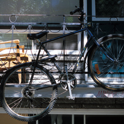 13-Montreal_-_Velo_au_balcon