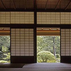 03-Kenrokuen_-_Pavillon_de_the